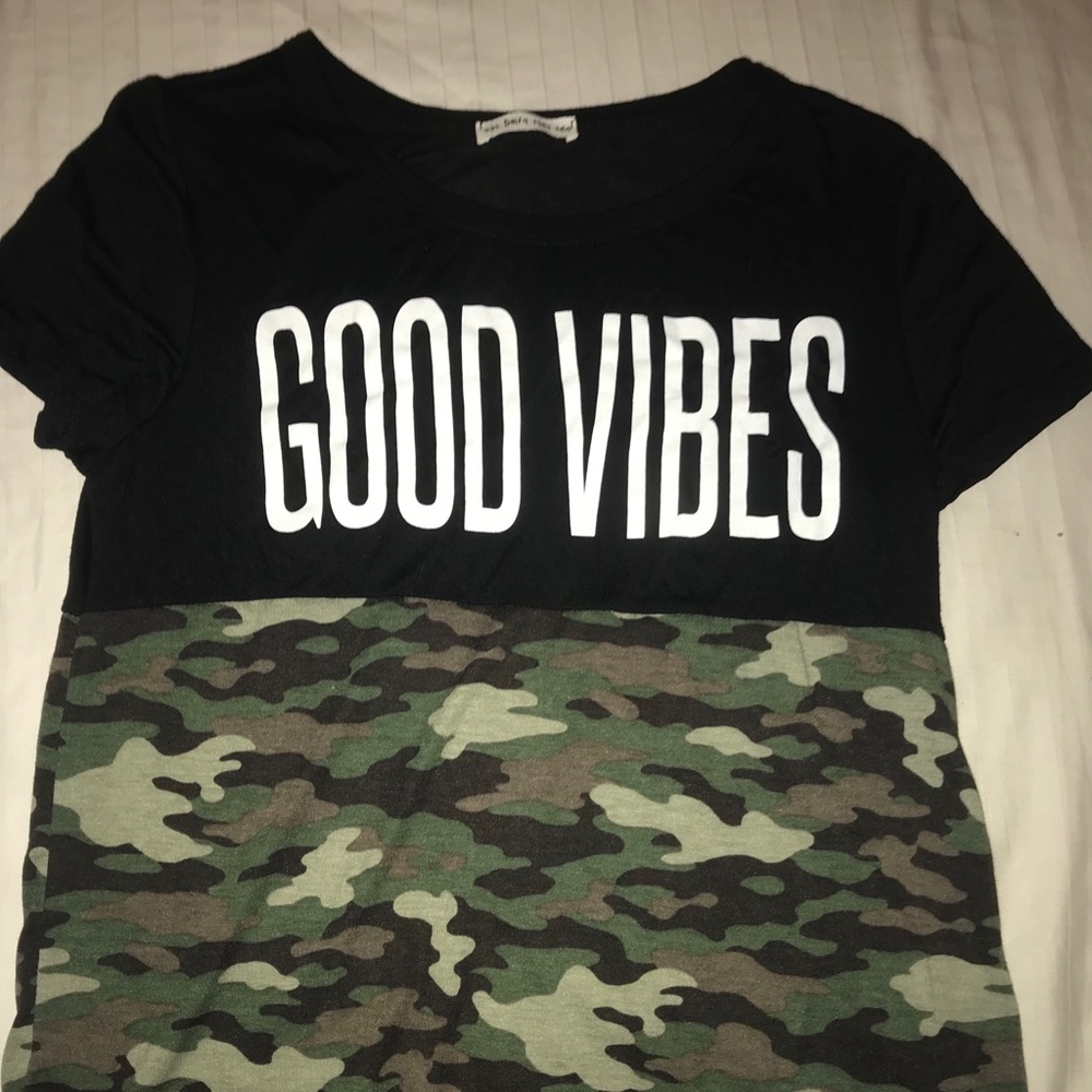 “Good Vibes” Tee